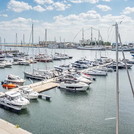 Flatbook - Center Yacht Park Marina View 아파트