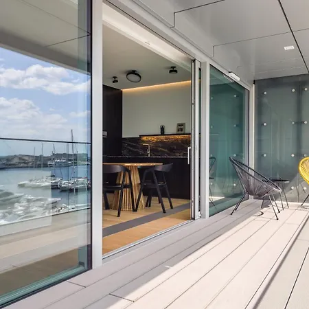 Flatbook - Center Yacht Park Marina View 아파트